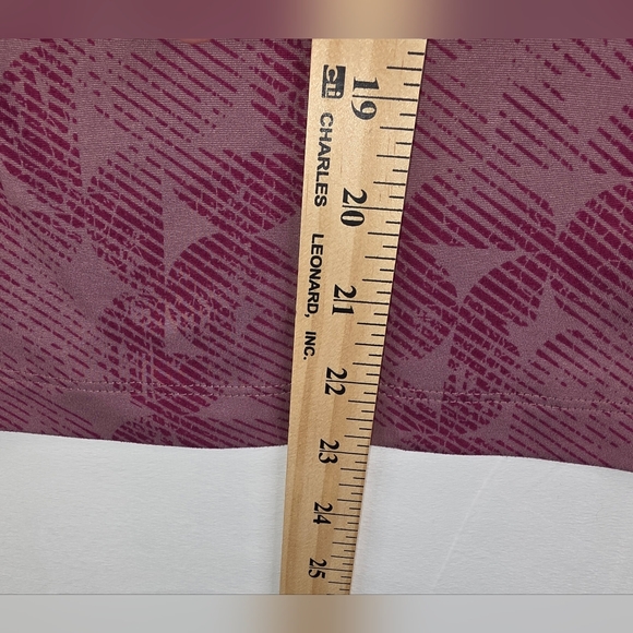 Asics Women's Athletic Short Sleeve T-Shirt Maroon Size Small BV-2475 - Picture 7 of 10